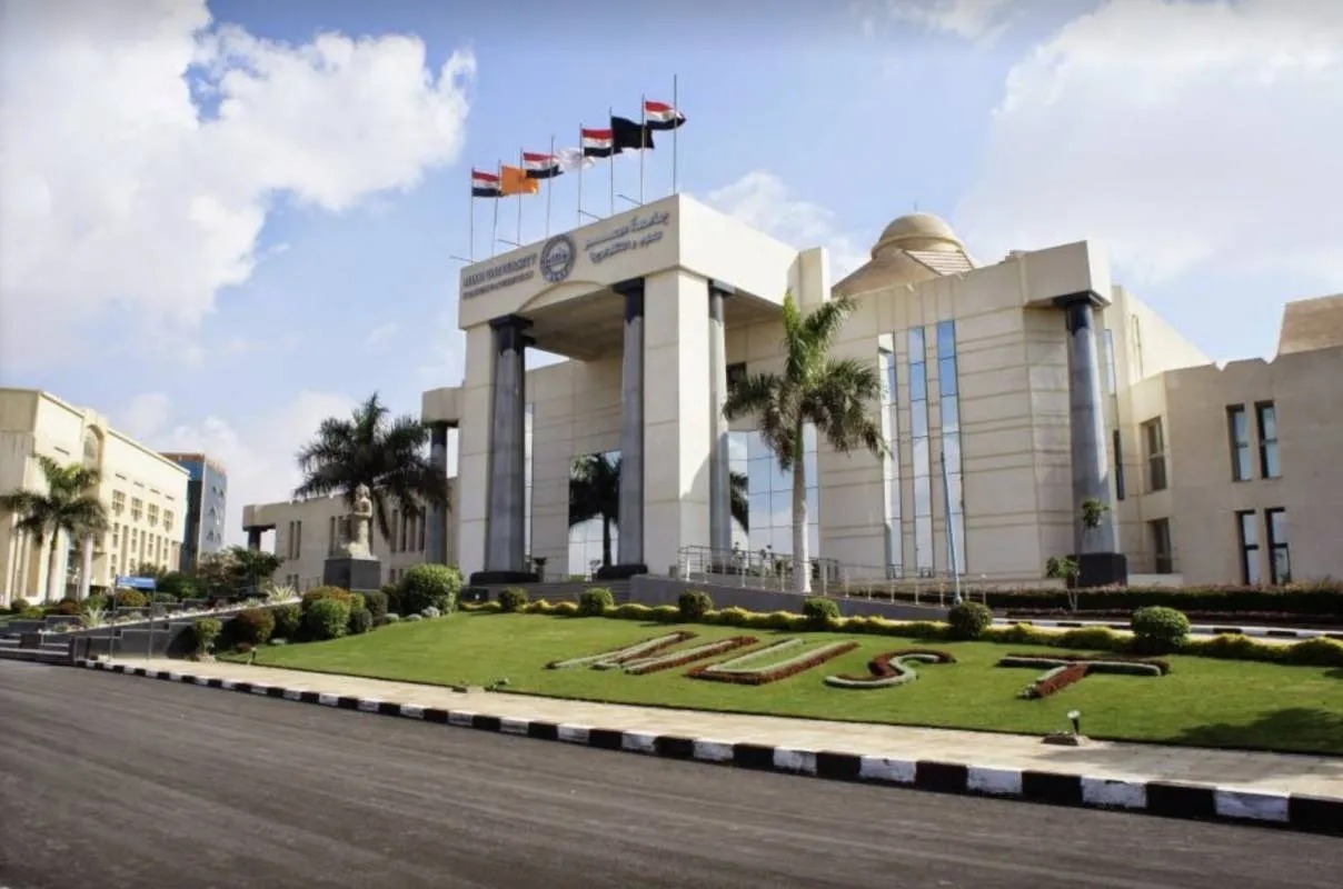 جامعة مصر للعلوم والتكنولوجيا.. كل ما تريد معرفته عن الرسوم والتخصصات ومعدلات القبول 2 جامعة مصر للعلوم والتكنولوجيا