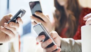 أفضل 7 تطبيقات موبايل للمصري في الخليج