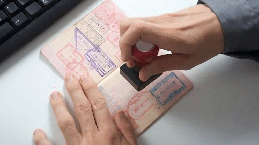  تأشيرة الزيارة العائلية 